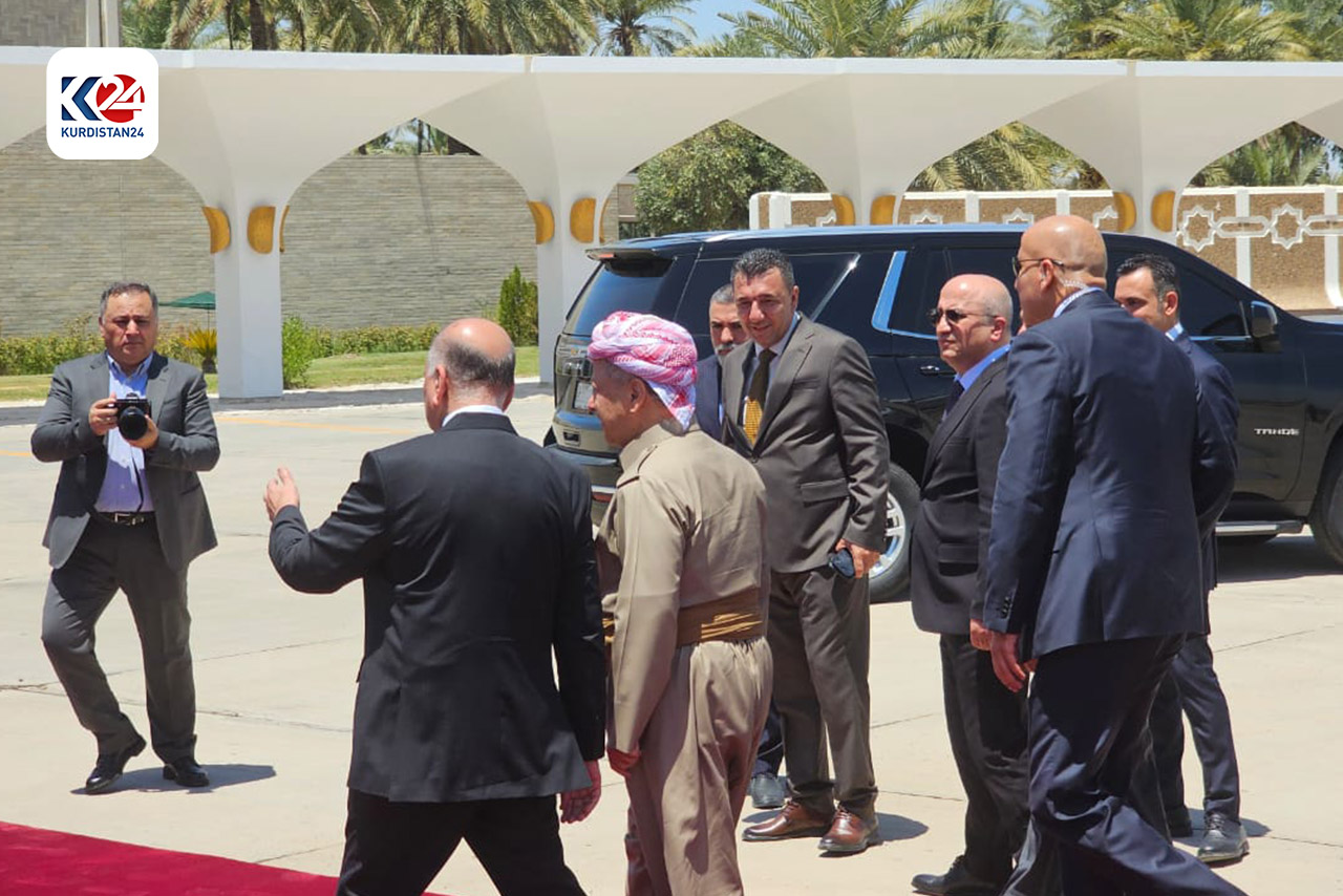 پێشوازیکردنی سەرۆک بارزانی لە فڕۆکەخانەی نێودەوڵەتیی بەغدا (وێنە: شڤان جەباری - کوردستان24)